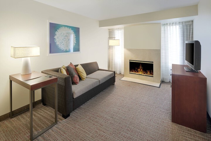 Room 11 of 28