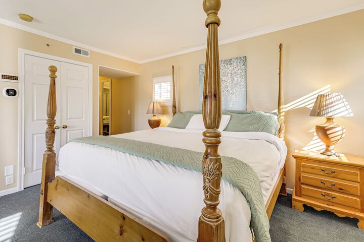 1 Mi to Mohegan Sun: Studio w / Golf Course Views