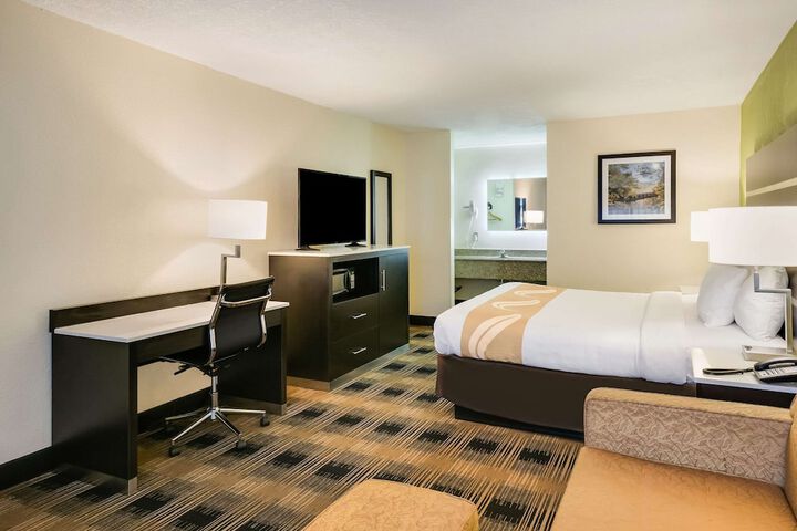 Quality Inn & Suites Mt. Chalet