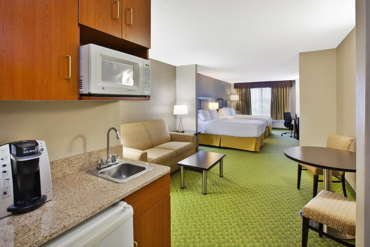 Room 32 of 71