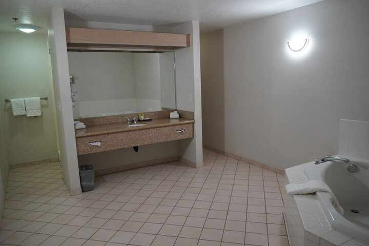 Room 113 of 128