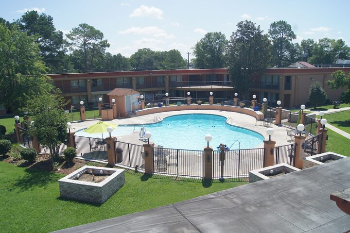 Pool 28 of 110