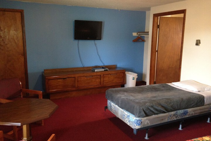 Room 11 of 20