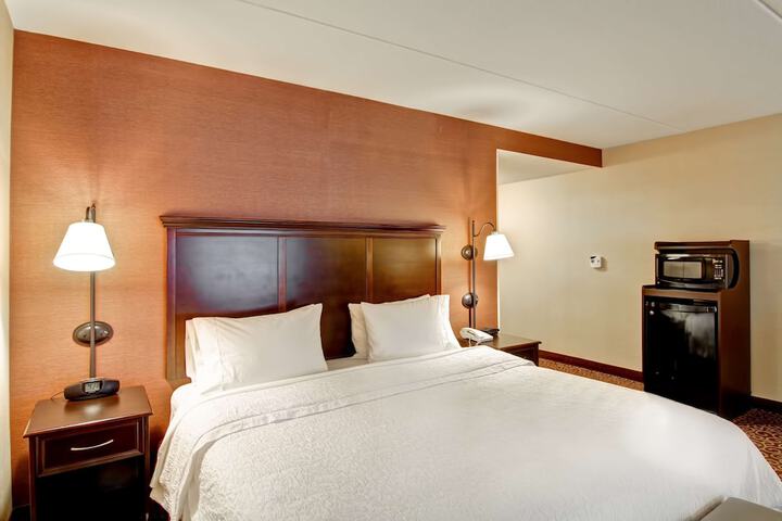 Room 18 of 33