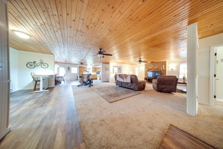 North Jackson Vacation Rental w / Wraparound Deck!