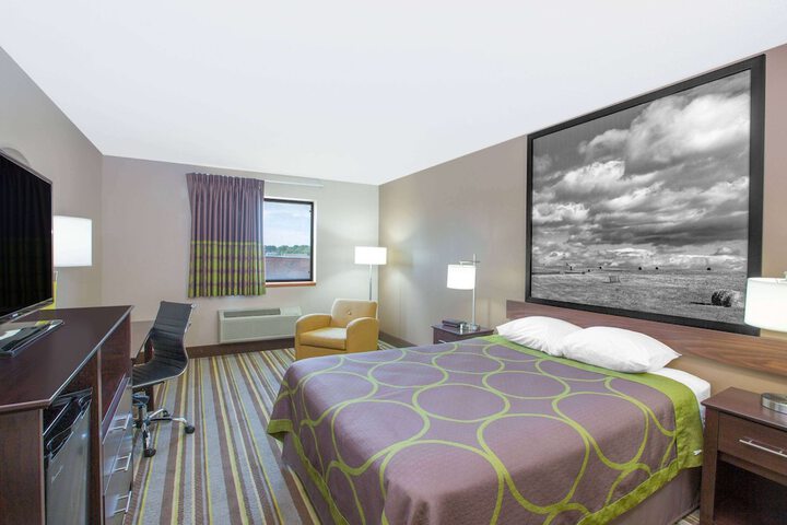 Room 11 of 20