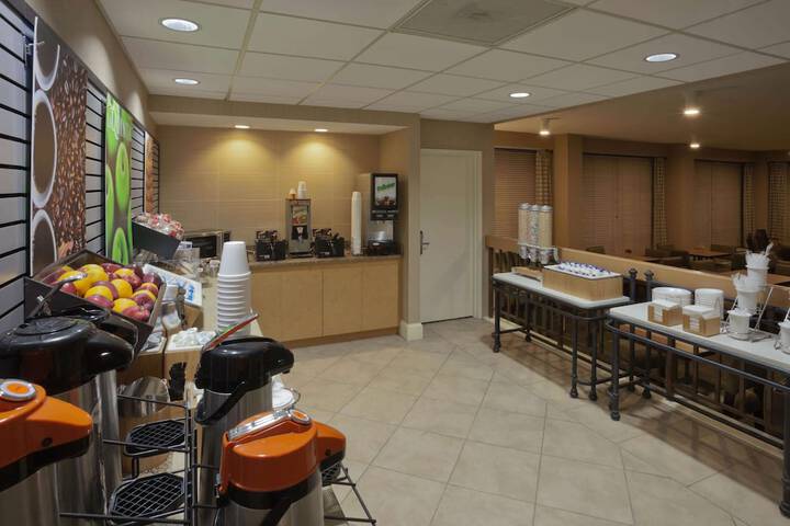 Breakfast/Coffee Service 18 of 21