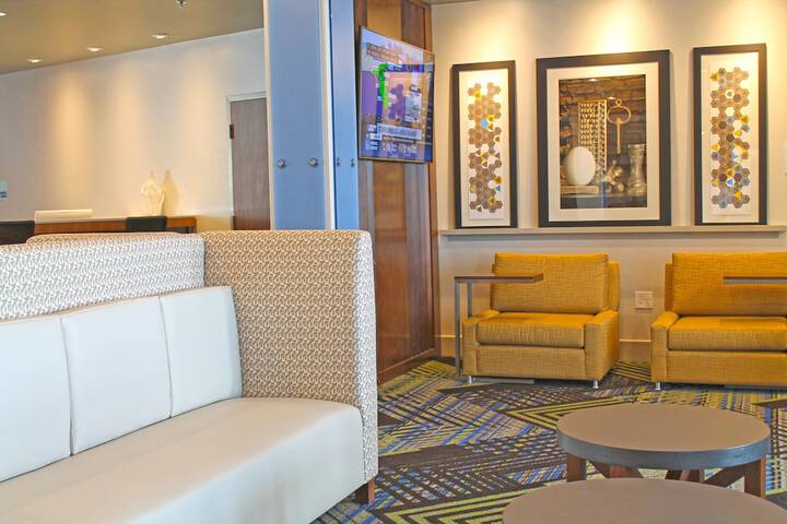 Hotel 2 of 63