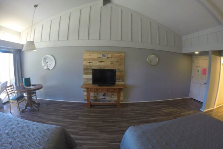 Room 107 of 176