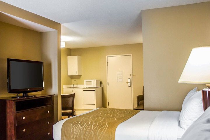 Comfort Inn & Suites Dayville - Killingly Industrial Park