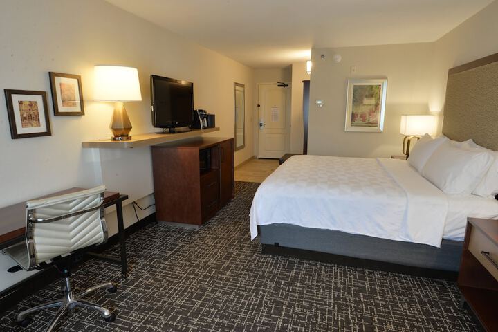 Room 34 of 42