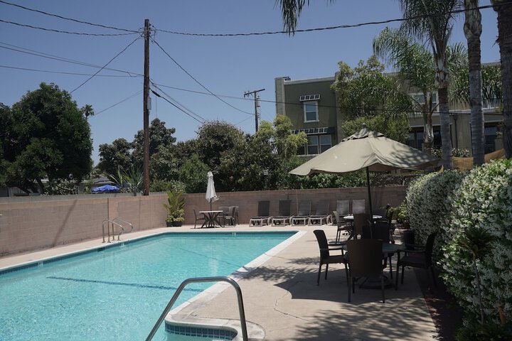 Harbor Inn & Suites