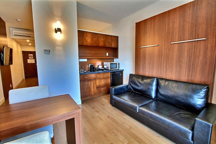 Room 35 of 112
