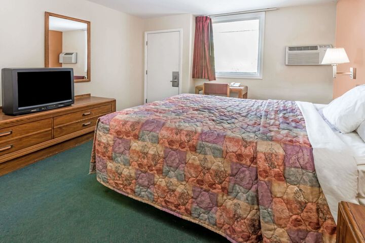 Room 17 of 22