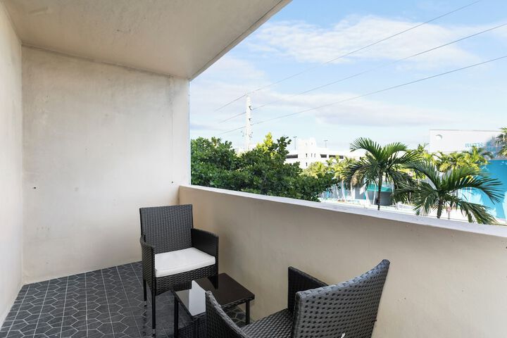 Bay Harbor Sunset Apt 3A