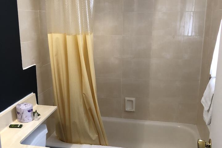 Room 53 of 90