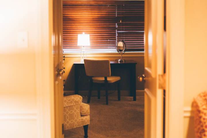 Room 17 of 51