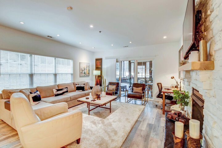 Modern Condo + Golf Course View Near Hiking!