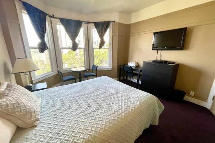Room 16 of 29