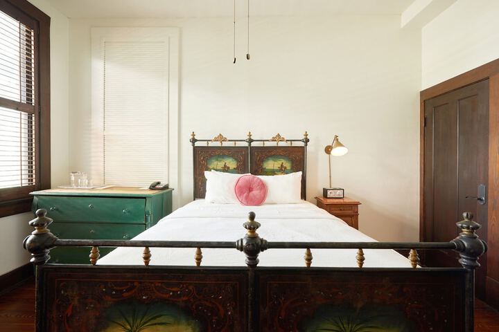 Room 4 of 51