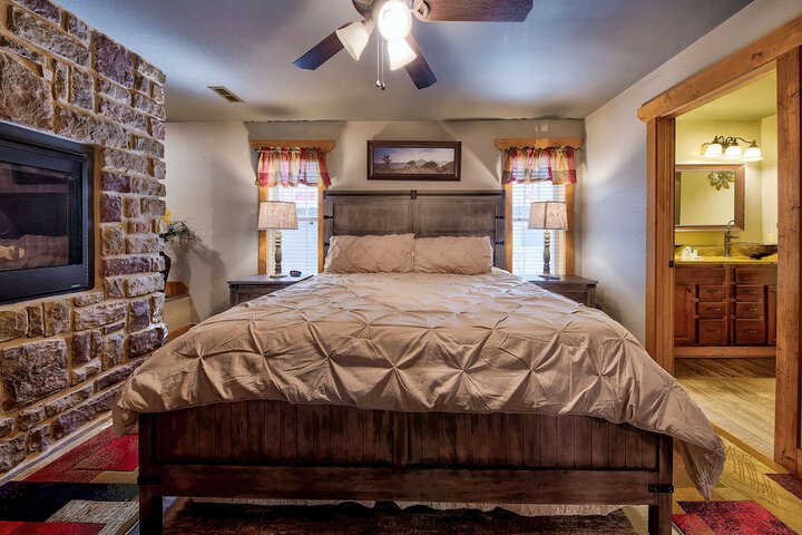 Room 8 of 25