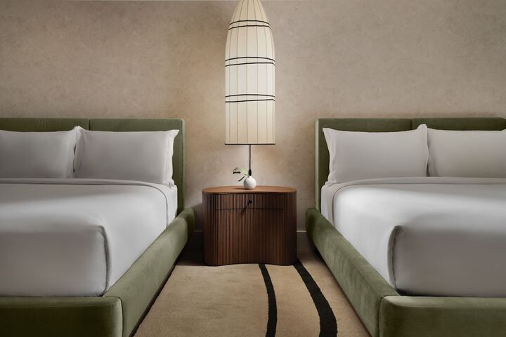 Room 17 of 62