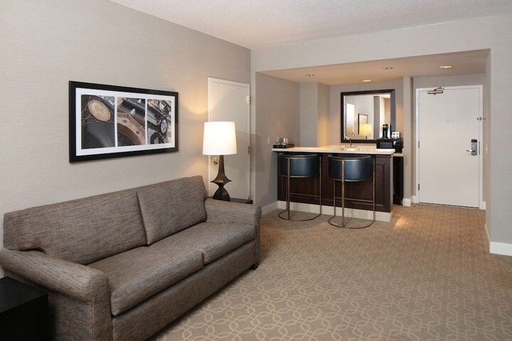 Lounge 138 of 154
