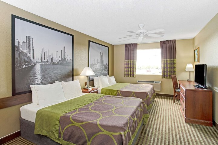 Room 8 of 14