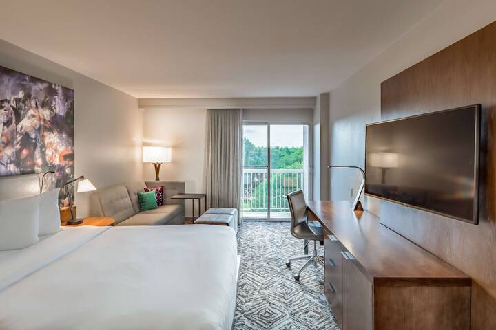 DoubleTree by Hilton Dallas - Farmers Branch