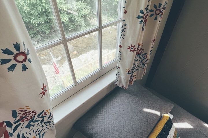 Room 8 of 32