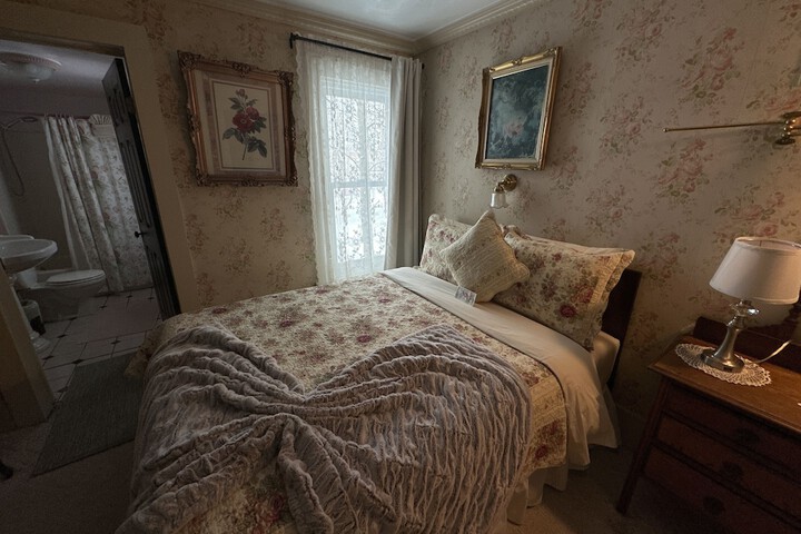 Room 9 of 74