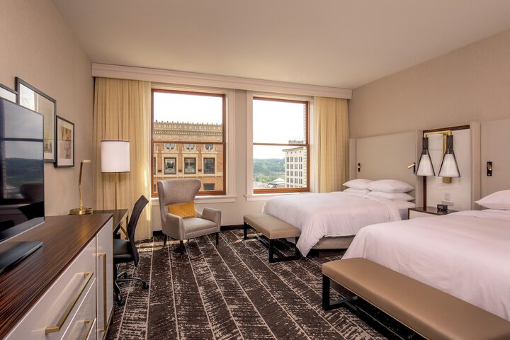 DoubleTree by Hilton Youngstown Downtown