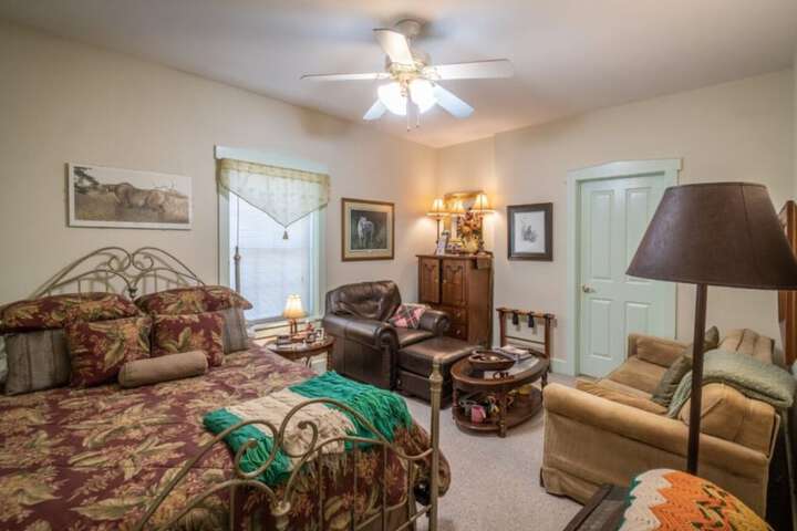 Stone Haus Bed & Breakfast