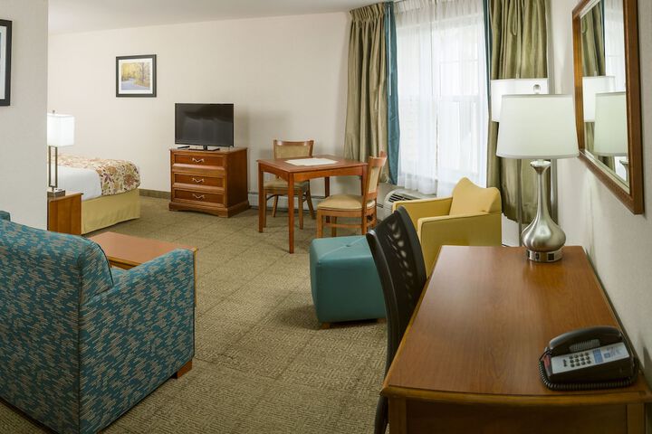 Smart Suites an Ascend Collection Hotel
