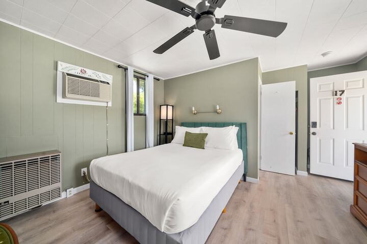 CedarWood Inn