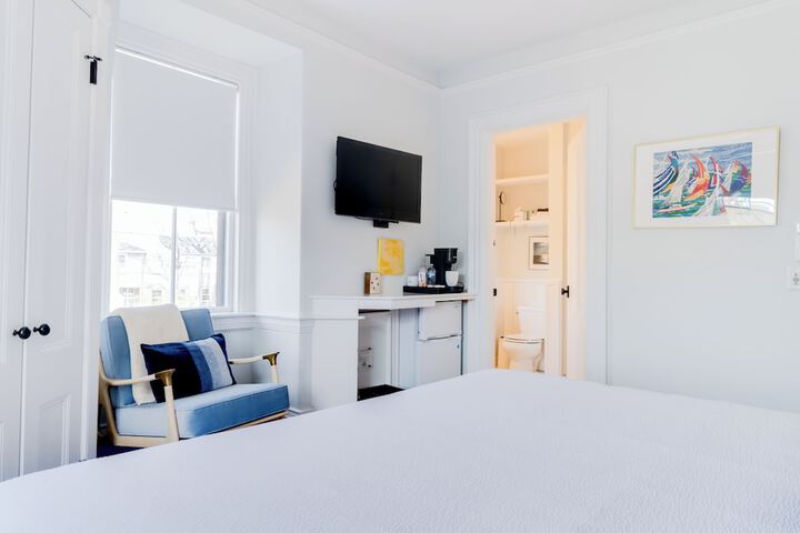 Room 26 of 34