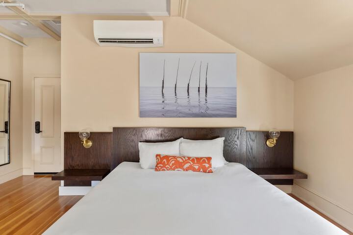 Room 42 of 53