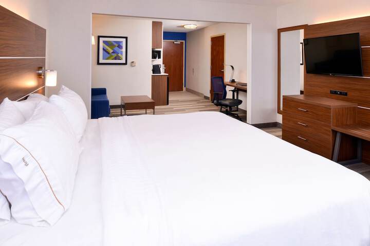 Room 21 of 38