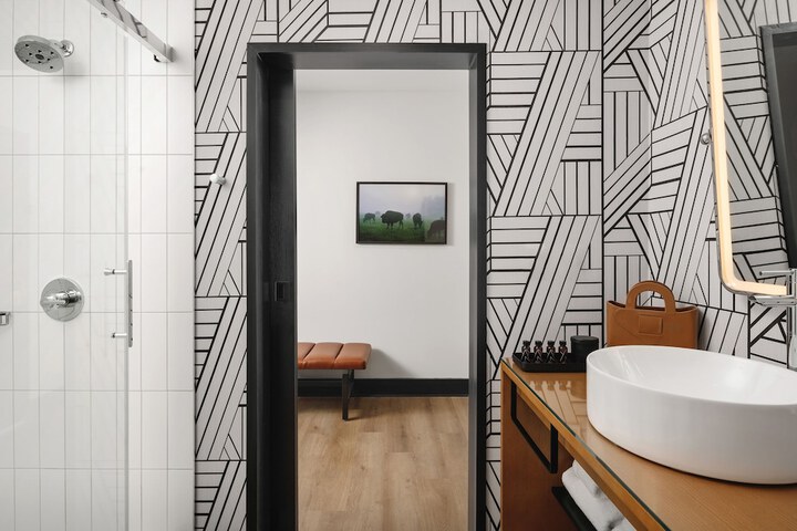 Room 6 of 30