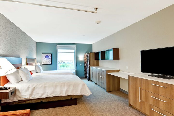 Room 27 of 48