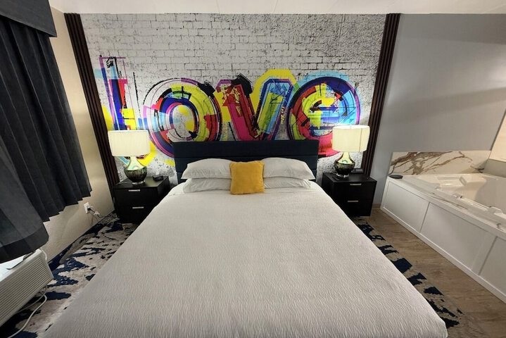 Lighthouse Inn & Suites