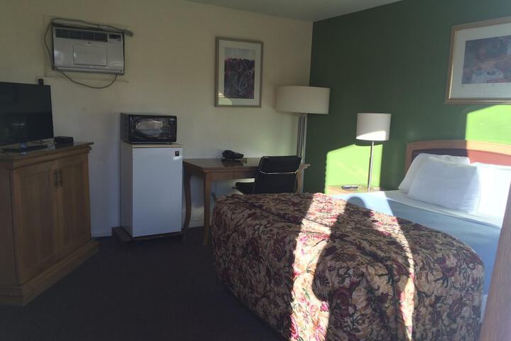 Room 8 of 37