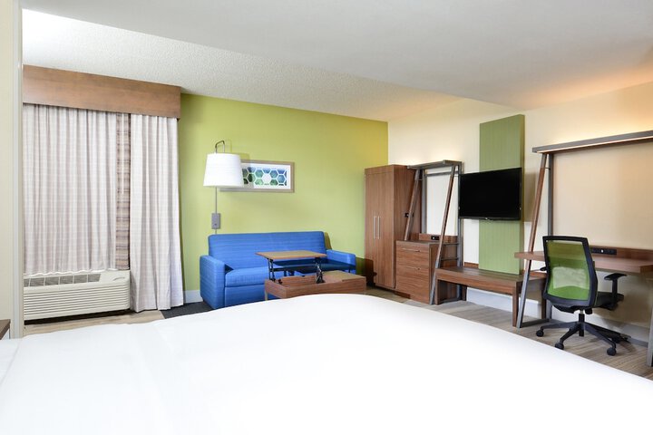 Room 25 of 53