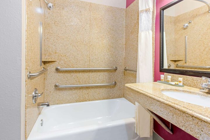 Room 14 of 25