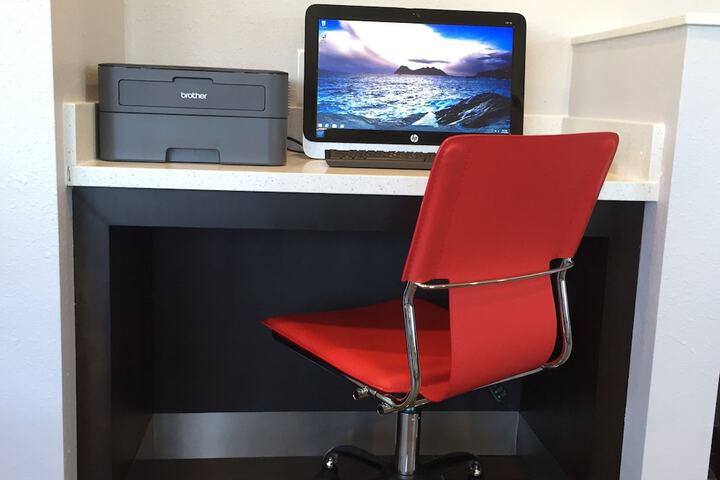 Business Center 25 of 25