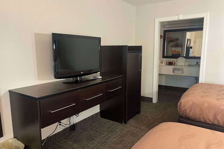 Room 16 of 23