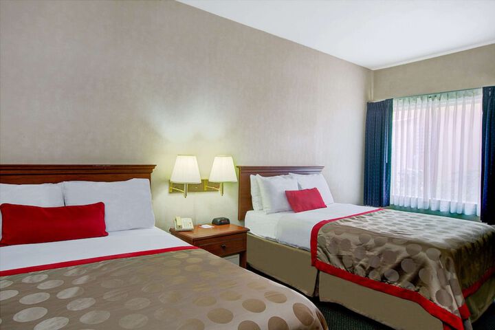 Room 16 of 38