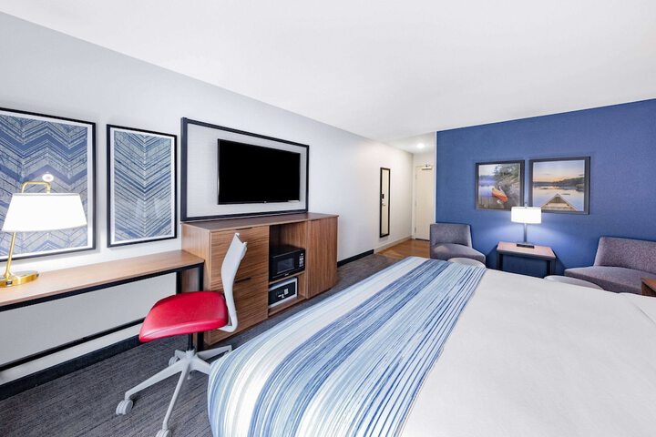 Room 43 of 53