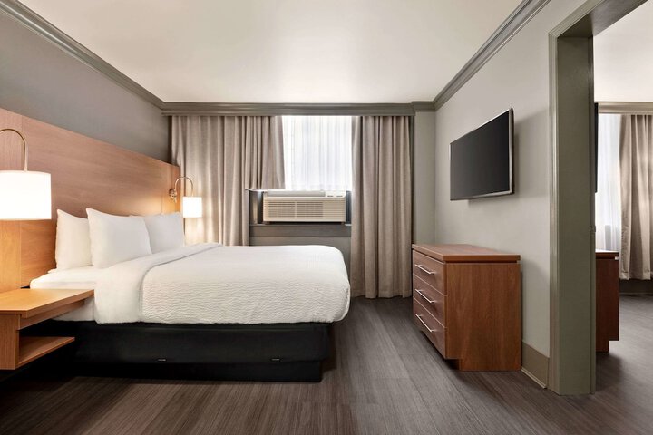 Room 18 of 25