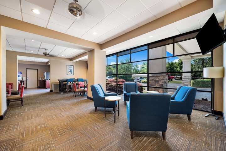 Comfort Suites Northlake